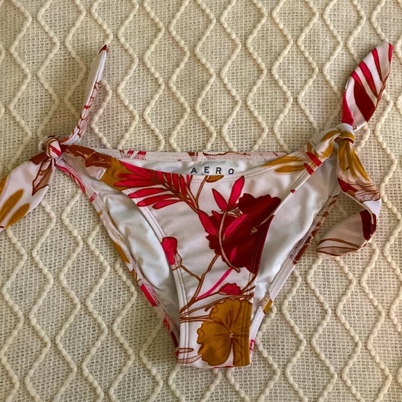 vibrant floral bikini bottoms - Picture 1 of 2